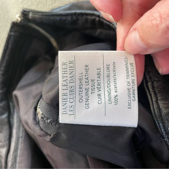 Danier Black Leather Straight Leg Ankle Crop Pants Lined Side Zip 26 XS 2 - Picture 10 of 11
